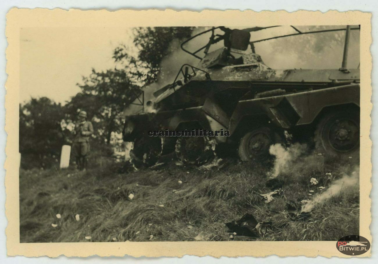 [Z.Pz.Aufkl.Abt.8.001] #060 Foto brennende 5.PD Panzerspähwagen 8-Rad Funk SdKfz 263 in Polen 1939.jpg