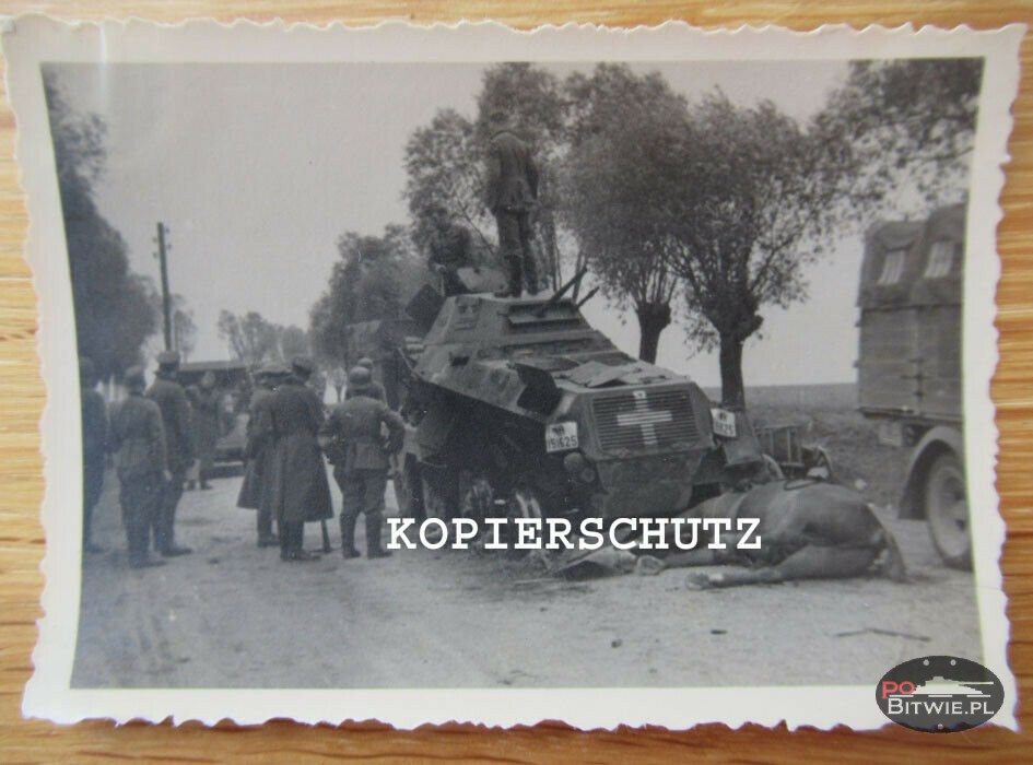 Sd.Kfz 231 WH151625 (008){a} na drodze.jpg