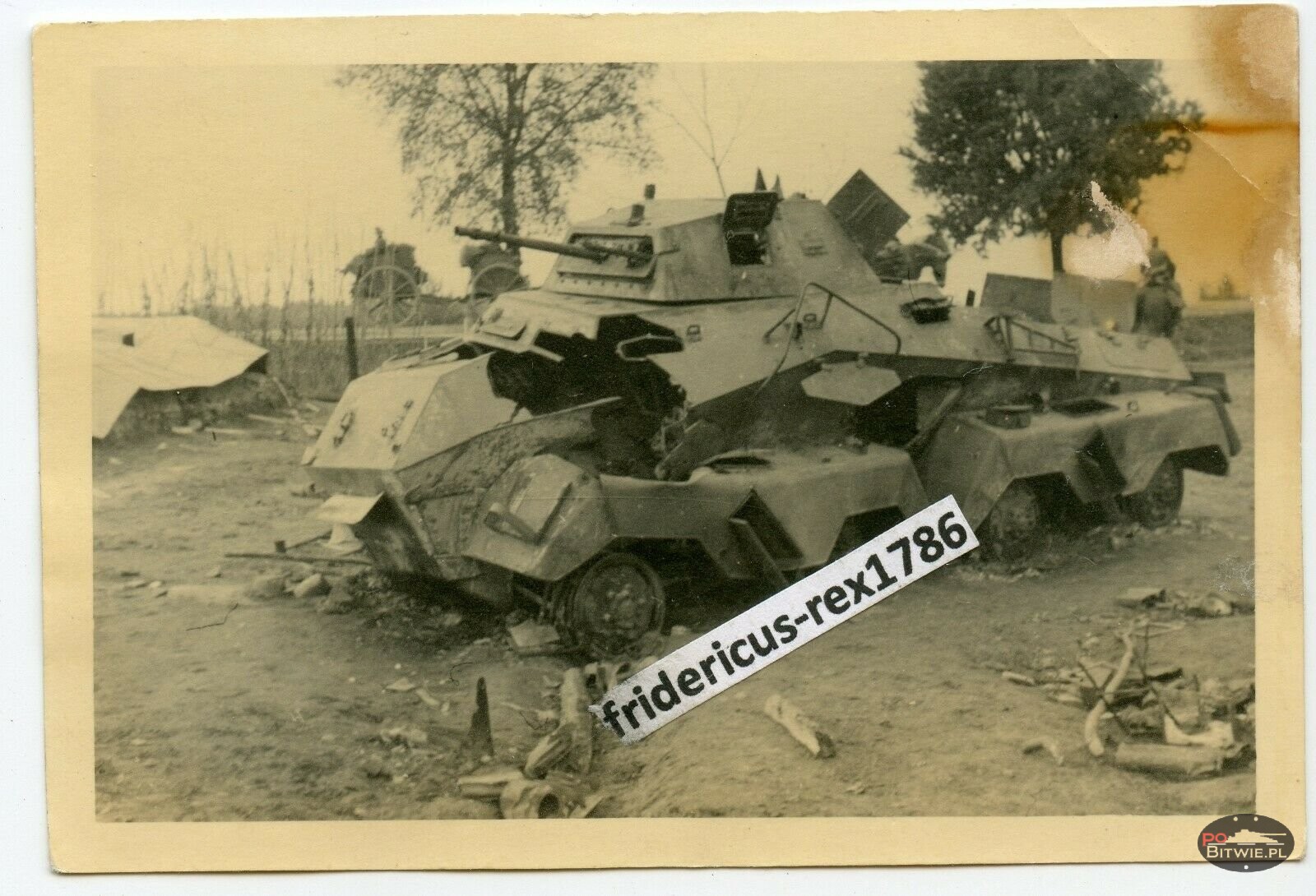 F5 Foto Ostfront Polen Blitzkrieg 39 Panzerspähwagen Sd.Kfz. 232 zerschossen aw.jpg