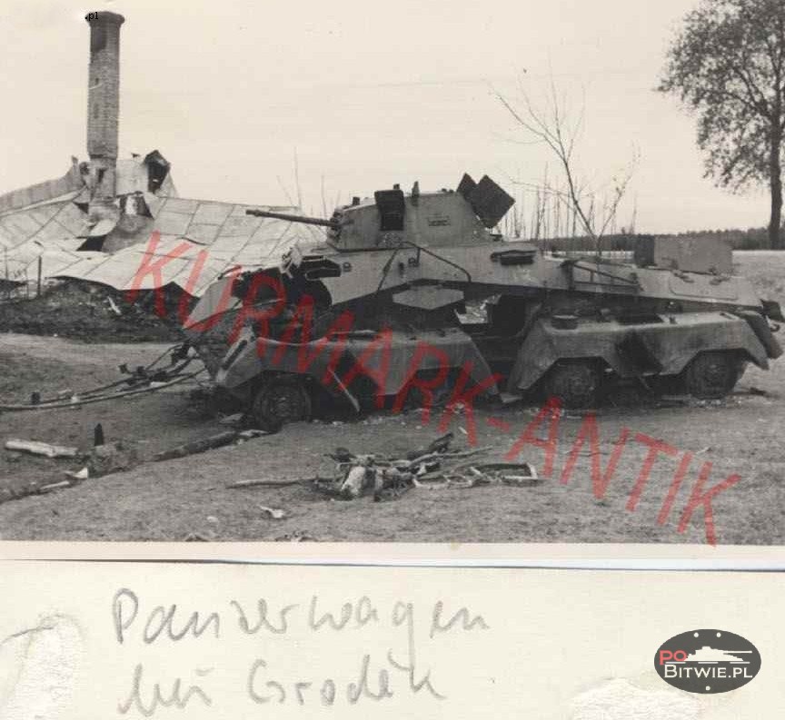 [PSW][#550]{017}{b} s.Pz.Sp.Wg (FU) Sd.Kfz.232 (8 Rad), II.!Aufkl.Rgt.(mot.).9, WH-753xx, Ujazdy (Wesoła)!Kąkolówka, duża dziura lewy przód, dach z boku.jpg