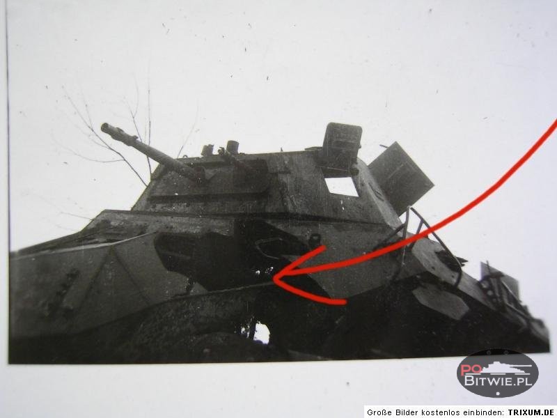 [PSW][#550]{024}{a} s.Pz.Sp.Wg (FU) Sd.Kfz.232 (8 Rad), II.!Aufkl.Rgt.(mot.).9, WH-753xx, Ujazdy (Wesoła)!Kąkolówka, duża dziura lewy przód, dach z boku.jpg