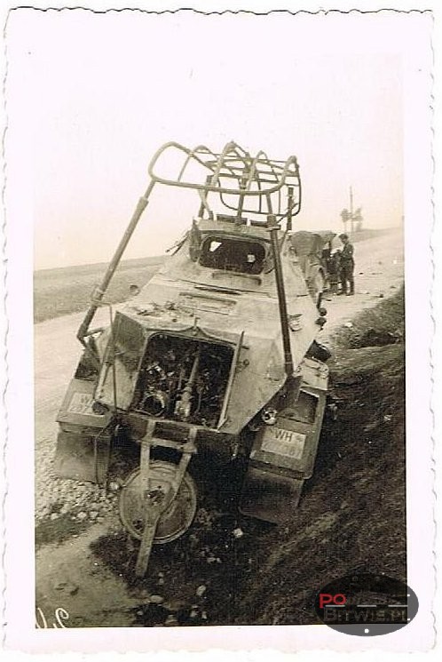 [PSW][#350]{007}{a} s.Pz.Sp.Wg (FU) Sd.Kfz.232 (6 Rad), Aufkl.Abt.(mot.).X, WH-207087, 'Ludendorf', droga Jędrzejów-Motkowice, brak przodu.jpg