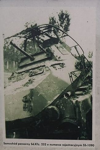 [PSW][#590]{010}{a} s.Pz.Sp.Wg (FU) Sd.Kfz.232 (8 Rad), SS Panzerspähzug LAH, SS-1090, 'Faust', Piaski k.Bolesławca.232 (8 Rad), SS Panzerspähzug LAH, SS-1090 c.jpg