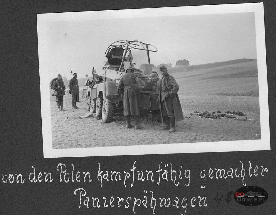 [PSW][#570]{004}{a} s.Pz.Sp.Wg (FU) Sd.Kfz.232 (8 Rad), I.!Aufkl.Rgt.(mot.).8, WH-192547, Piątnica koło Łomży, na polu, grób .jpg