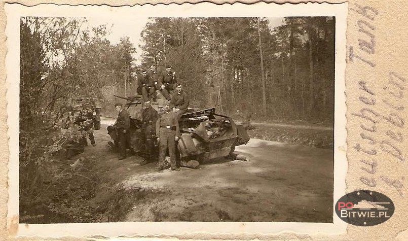 [PSW][#585]{001}{a} s.Pz.Sp.Wg (FU) Sd.Kfz.232 (8 Rad), Aufkl.Abt.(mot.).13, WH-221499, Oszczepalin Pierwszy (k.Kocka) (Hptm.Lunke, Ltn.Scheiber), na drodze.jpg