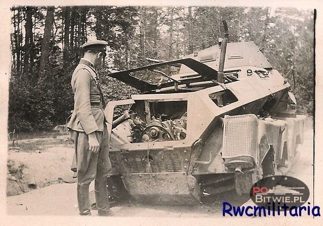 [PSW][#585]{003}{a} s.Pz.Sp.Wg (FU) Sd.Kfz.232 (8 Rad), Aufkl.Abt.(mot.).13, WH-221499, Oszczepalin Pierwszy (k.Kocka) (Hptm.Lunke, Ltn.Scheiber), na drodze.jpg