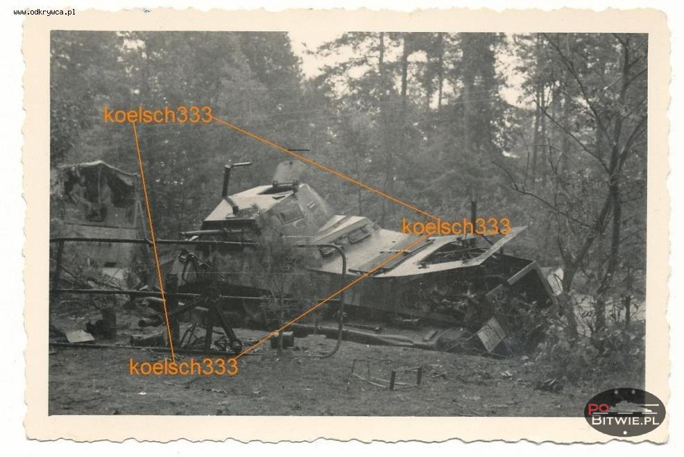 [PSW][#585]{104}{a} s.Pz.Sp.Wg (FU) Sd.Kfz.232 (8 Rad), Aufkl.Abt.(mot.).13, WH-221499, Oszczepalin Pierwszy (k.Kocka) (Hptm.Lunke, Ltn.Scheiber), w rowie.jpg