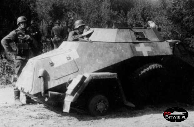 [PSW][#170]{012}{a} le.Pz.Sp.Wg (2 cm) Sd.Kfz.222, II.!Aufkl.Rgt.(mot.).9, WH-56239, Raba Niżna.jpg