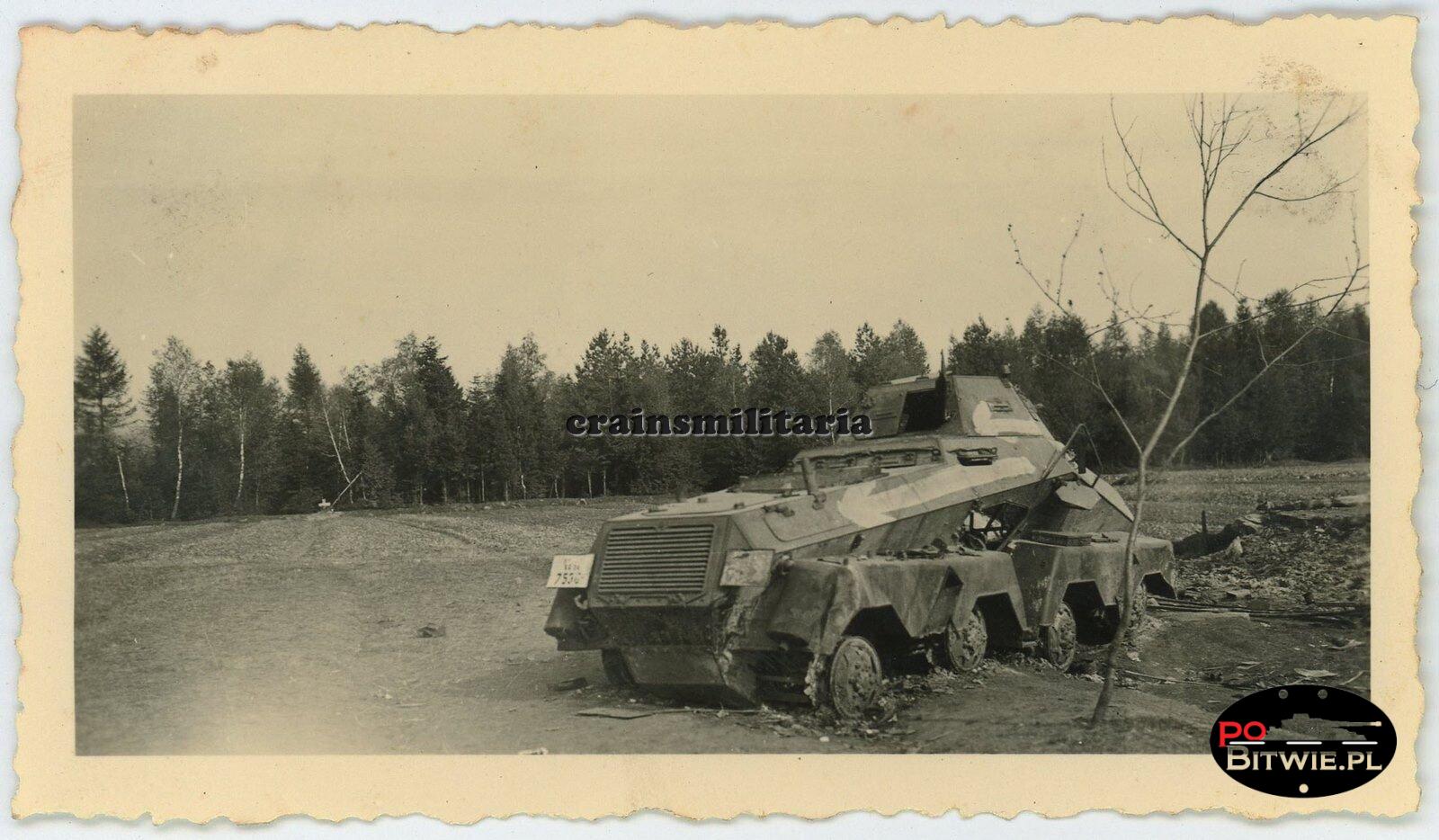 [Z.Art.Rgt.07.003] (pl) Orig. Foto Wrack 8-Rad Panzerspähwagen SdKfz Panzer in Polen 1939.jpg