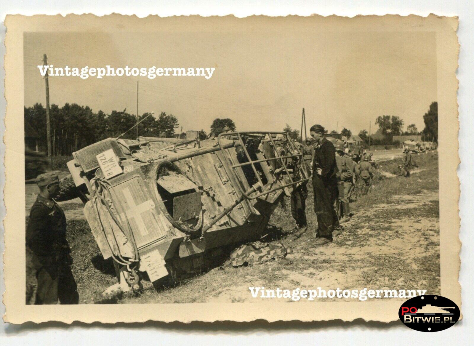 Foto Polen - Feldzug 1939 WH Panzer SdKfz 232 Panzerspähwagen Funk Antenne.jpg